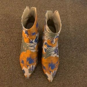 Women’s floral ankle booties size 6.5